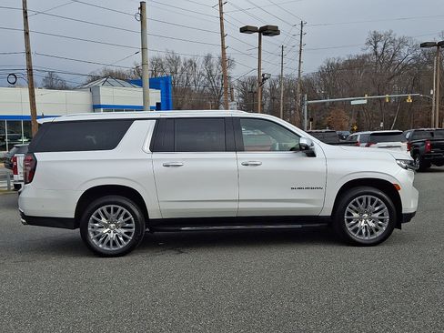 Certified 2023 Chevrolet Suburban Premier w/ Advanced Technology Package image 7