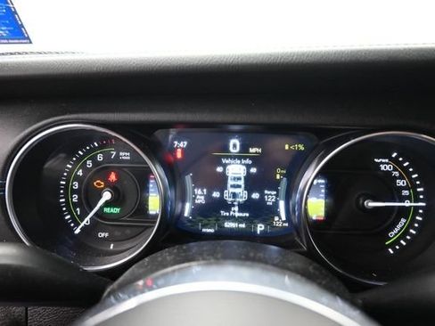 Used 2022 Jeep Wrangler Unlimited Rubicon 4xe w/ Cold Weather Group AWD/4WD image 19
