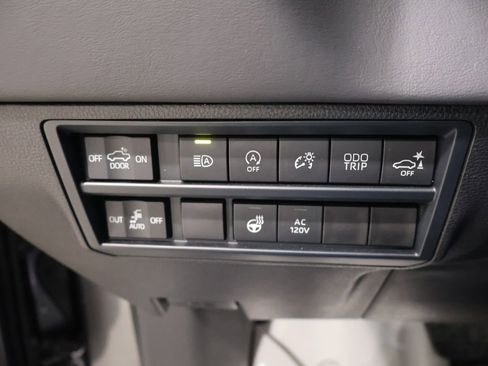 Used 2025 Toyota Tundra Platinum image 31