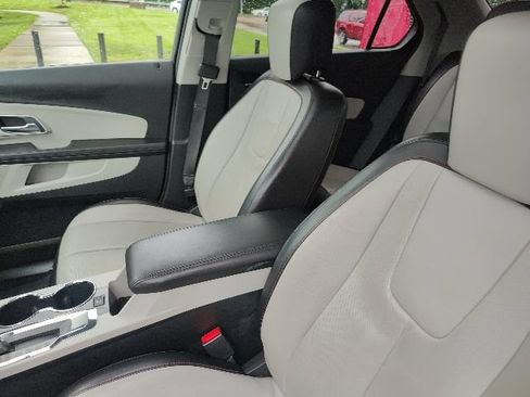 Used 2016 Chevrolet Equinox LTZ w/ Enhanced Convenience Package FWD image 19