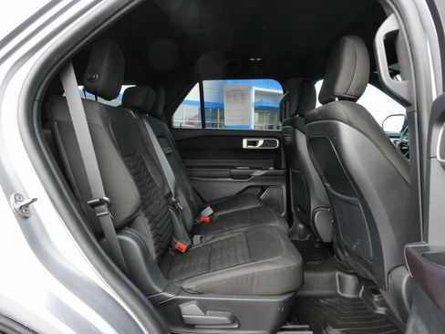 Used 2020 Ford Explorer XLT w/ Class III Trailer Tow Package image 16