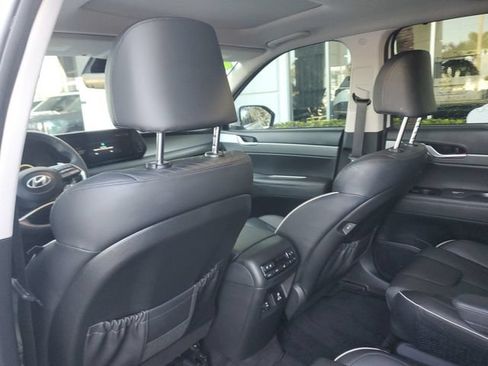 Used 2024 Hyundai Palisade SEL w/ Premium Package FWD image 11