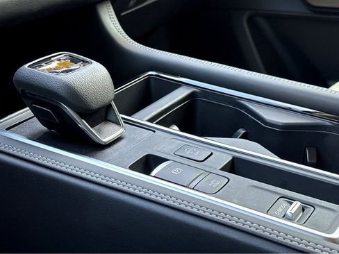 Certified 2025 Nissan Pathfinder Platinum image 16