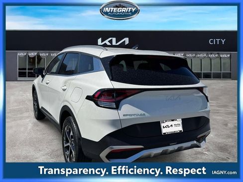 Used 2023 Kia Sportage EX AWD/4WD image 5