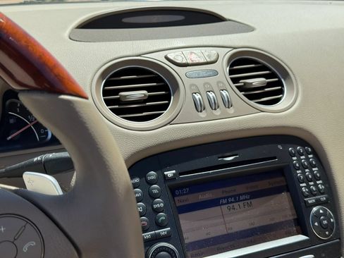 Used 2009 Mercedes-Benz SL 550 image 22