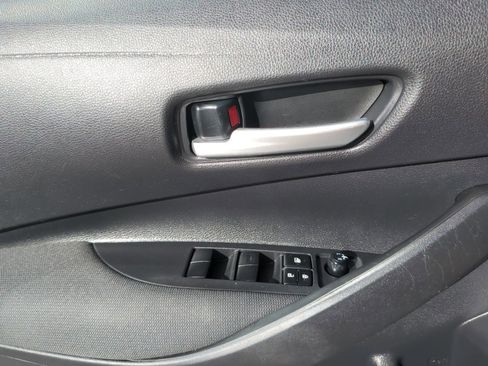 Used 2021 Toyota Corolla LE FWD image 17