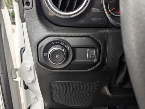 Used 2023 Jeep Wrangler Unlimited Rubicon 392 w/ Xtreme Recon 35" Tire Package AWD/4WD image 17