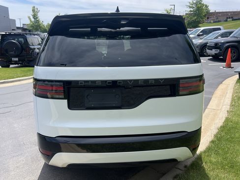 Certified 2025 Land Rover Discovery Dynamic SE AWD/4WD image 6