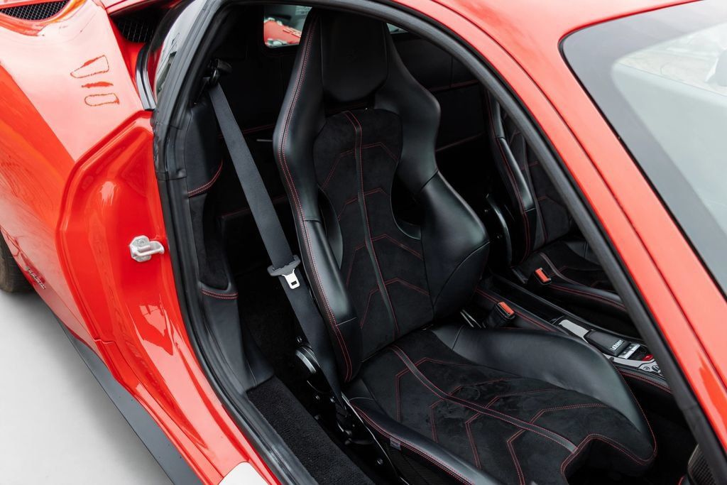 Used 2015 Ferrari 458 Italia Coupe RWD image 55
