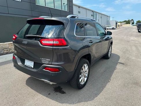 Used 2015 Jeep Cherokee Limited w/ Luxury Group AWD/4WD image 3