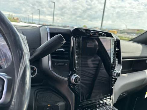New 2026 RAM 2500 Laramie w/ Night Edition AWD/4WD image 3