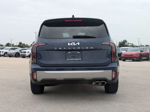 Certified 2025 Kia Telluride EX FWD image 6