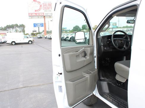 Used 2025 Chevrolet Express 2500 w/ Driver Convenience Package RWD image 22
