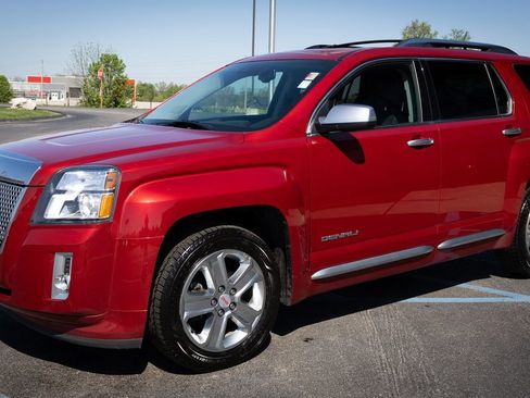 Used 2015 GMC Terrain Denali w/ Cargo Package AWD/4WD image 18