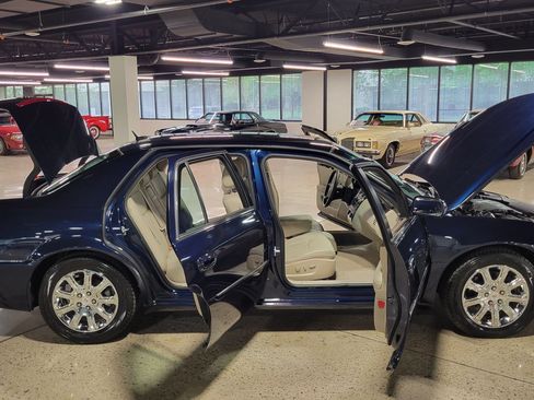 Used 2008 Cadillac DTS FWD image 14