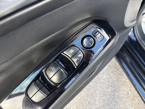 Used 2023 Nissan Altima 2.5 SV image 11