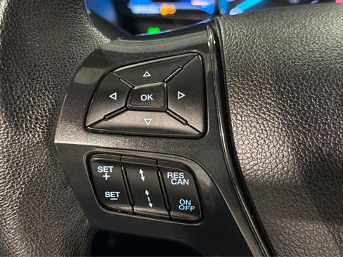 Used 2018 Ford Explorer XLT w/ Equipment Group 202A AWD/4WD image 23