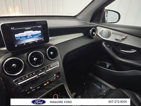 Used 2019 Mercedes-Benz GLC 300 4MATIC image 29