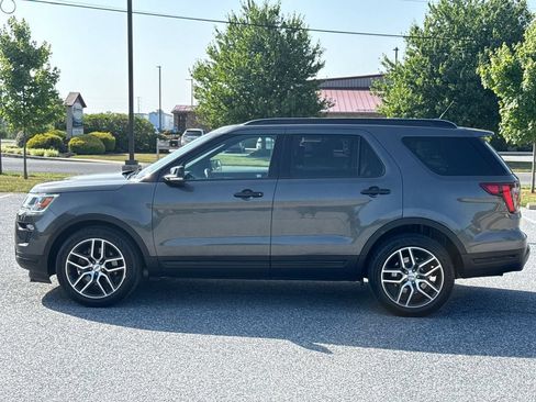 Used 2018 Ford Explorer Sport w/ Equipment Group 401A AWD/4WD image 4