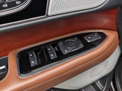 Certified 2023 Lincoln Navigator L Reserve image 36