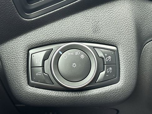 Used 2019 Ford Escape SE image 25