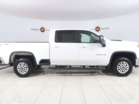 Used 2020 Chevrolet Silverado 2500 LT AWD/4WD image 2