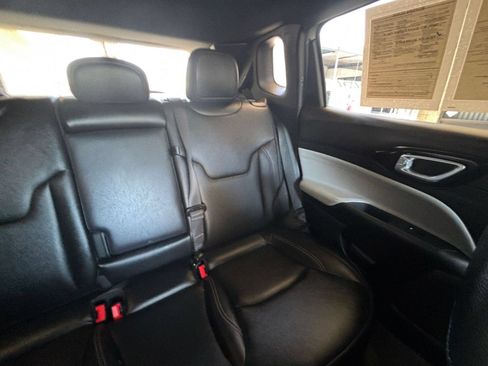 Used 2025 Jeep Compass Limited AWD/4WD image 38