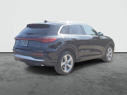 Used 2025 Audi Q5 Premium Plus w/ Premium Plus AWD/4WD image 4