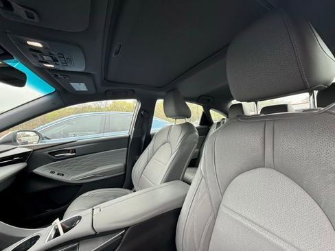 Used 2019 Toyota Avalon Limited w/ Advanced Safety Package FWD image 6