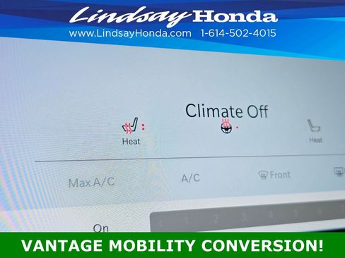 Used 2022 Chrysler Voyager LX image 19