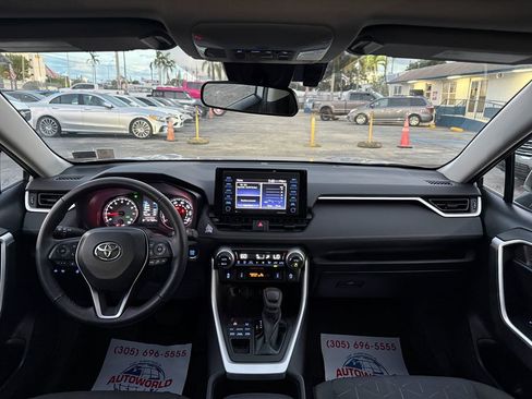 Used 2022 Toyota RAV4 XLE w/ Convenience Package image 14