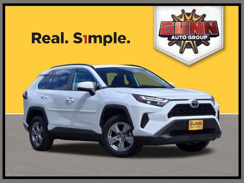 Used 2022 Toyota RAV4 XLE w/ Convenience Package FWD image 1