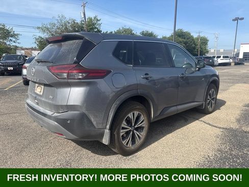 Used 2021 Nissan Rogue SV FWD image 2
