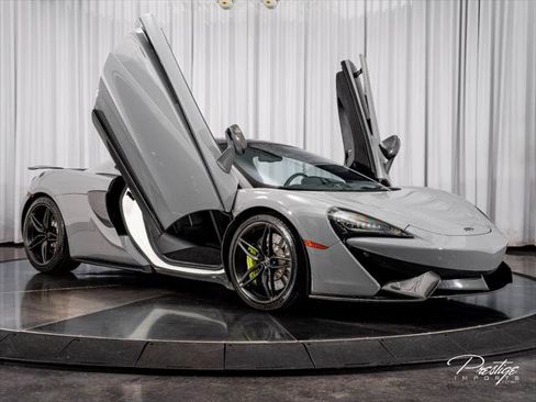Used 2017 McLaren 570S RWD image 31
