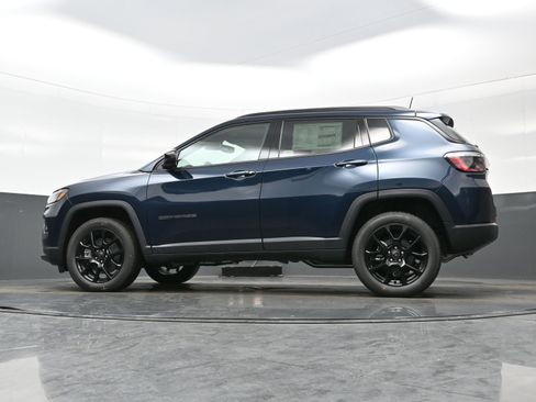 New 2026 Jeep Compass Latitude AWD/4WD image 12