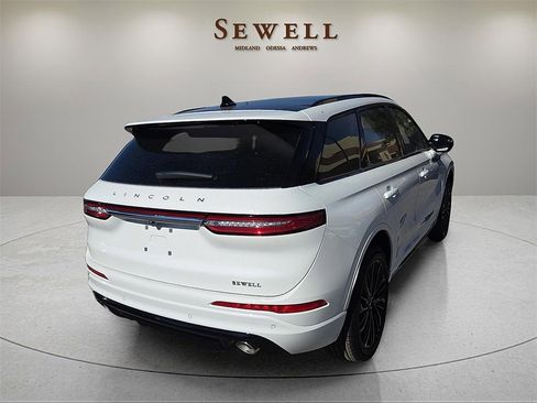 New 2026 Lincoln Corsair Premiere image 4