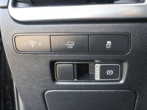 Used 2023 Hyundai Palisade SE w/ Cargo Package image 25