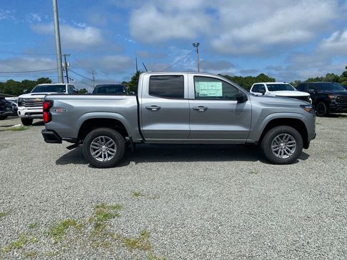New 2025 Chevrolet Colorado LT w/ LT Convenience Package AWD/4WD image 2