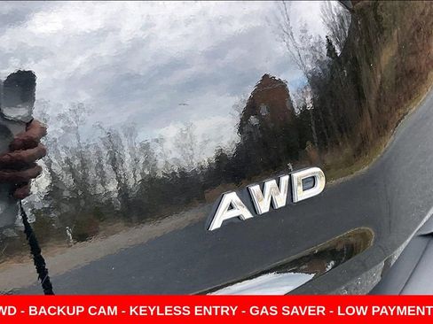 Used 2023 Nissan Rogue S image 23