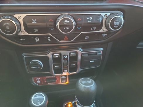 Certified 2021 Jeep Wrangler Unlimited Rubicon image 36