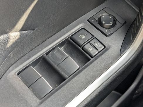 Used 2021 Toyota RAV4 XLE Premium FWD image 28