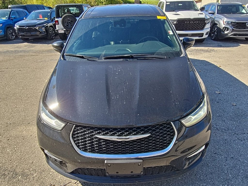 Used 2025 Chrysler Pacifica Select FWD image 14