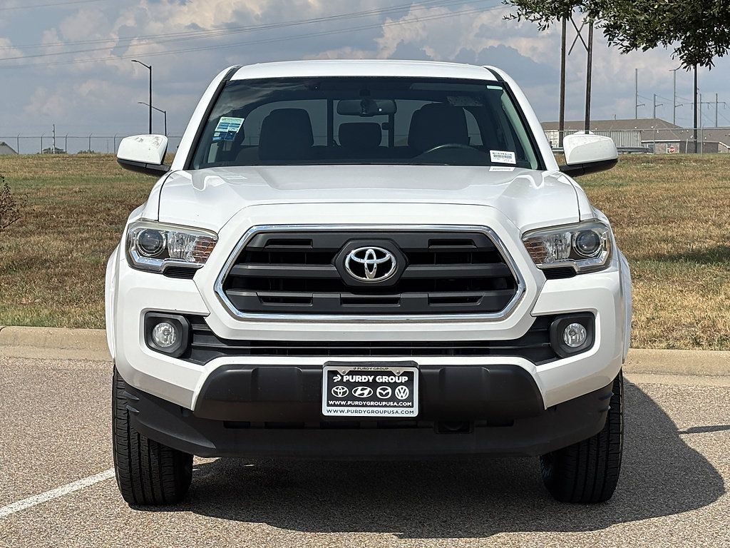 Used 2017 Toyota Tacoma SR5 w/ Tow Package RWD image 4