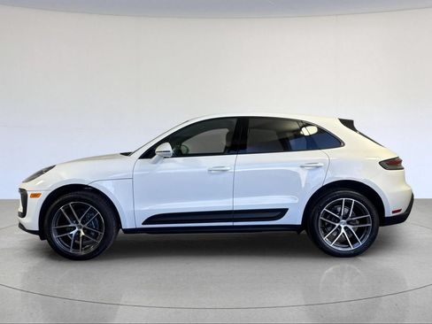 Certified 2026 Porsche Macan AWD/4WD image 2