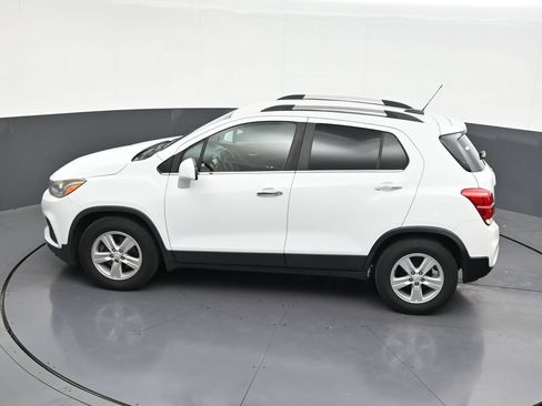 Used 2019 Chevrolet Trax LT w/ LT Convenience Package FWD image 16