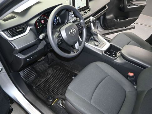 Used 2025 Toyota RAV4 LE image 5