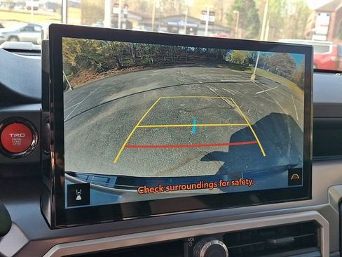 Used 2025 Toyota Tacoma TRD Sport image 18