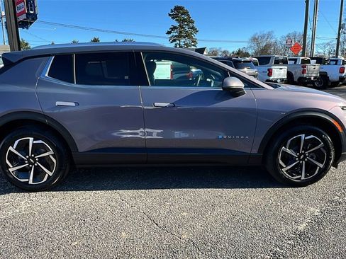 New 2026 Chevrolet Equinox EV LT image 4