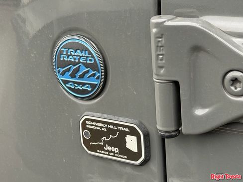 Used 2022 Jeep Wrangler Unlimited Rubicon 4xe w/ Cold Weather Group AWD/4WD image 13