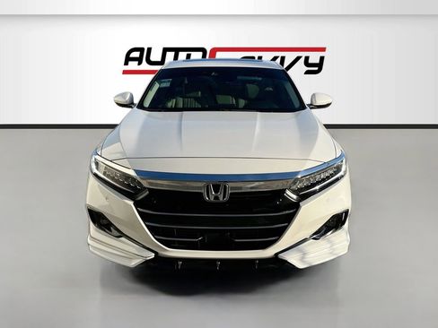 Used 2022 Honda Accord Touring image 2